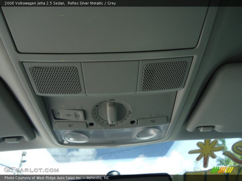 Reflex Silver Metallic / Grey 2006 Volkswagen Jetta 2.5 Sedan