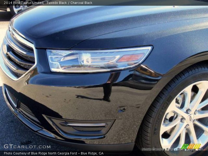 Tuxedo Black / Charcoal Black 2014 Ford Taurus Limited