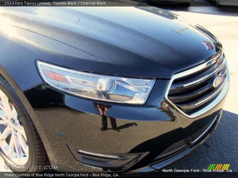 Tuxedo Black / Charcoal Black 2014 Ford Taurus Limited