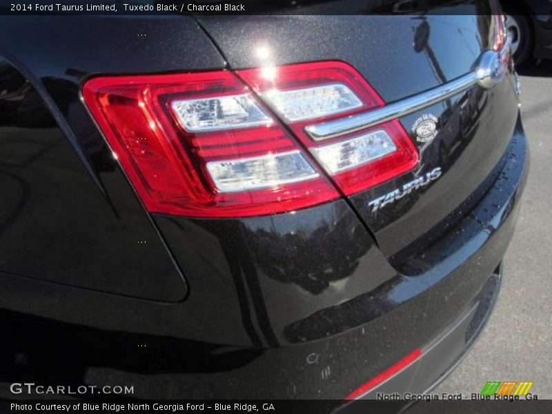 Tuxedo Black / Charcoal Black 2014 Ford Taurus Limited