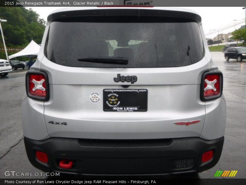 Glacier Metallic / Black 2015 Jeep Renegade Trailhawk 4x4