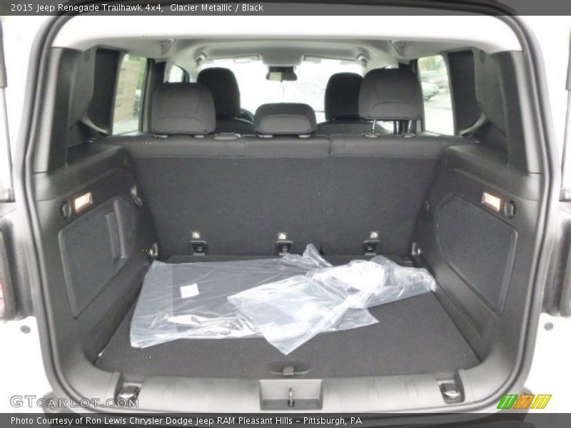  2015 Renegade Trailhawk 4x4 Trunk