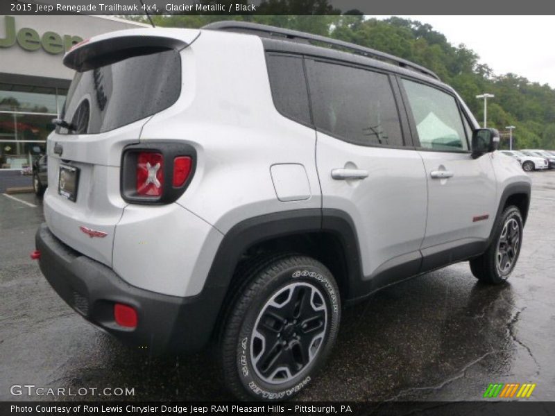 Glacier Metallic / Black 2015 Jeep Renegade Trailhawk 4x4