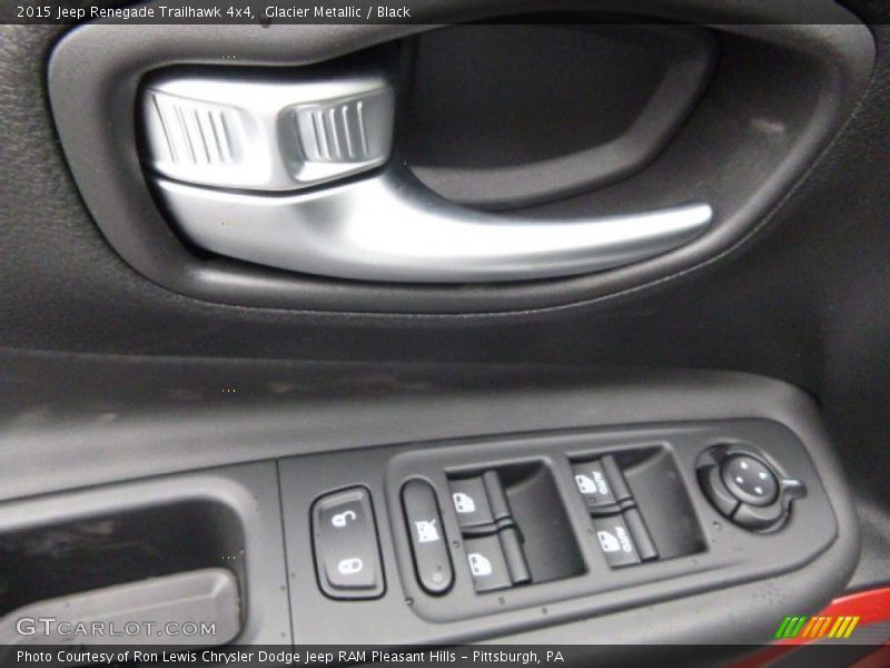 Glacier Metallic / Black 2015 Jeep Renegade Trailhawk 4x4