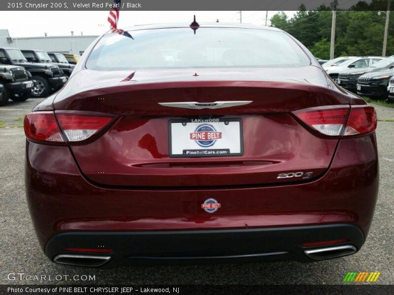 Velvet Red Pearl / Black 2015 Chrysler 200 S