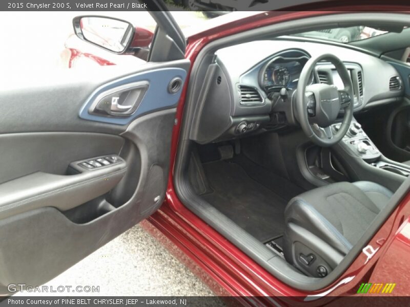Velvet Red Pearl / Black 2015 Chrysler 200 S