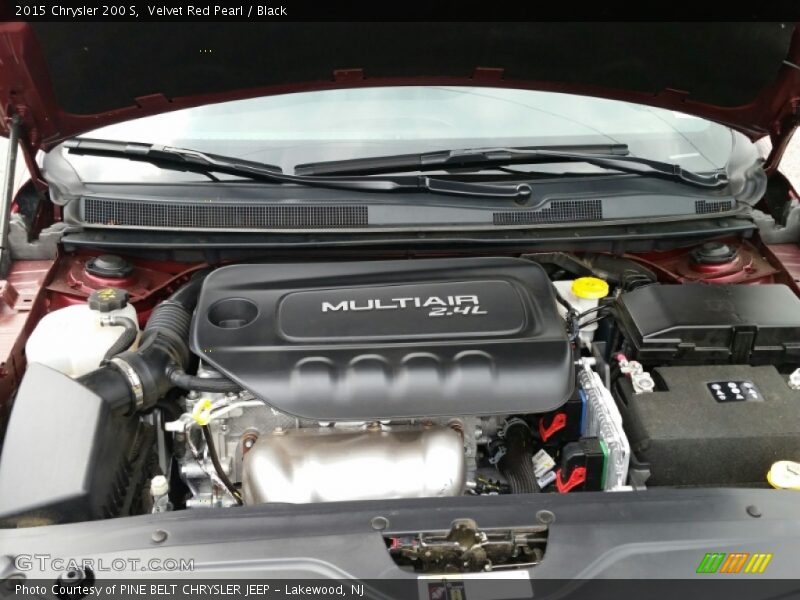 Velvet Red Pearl / Black 2015 Chrysler 200 S