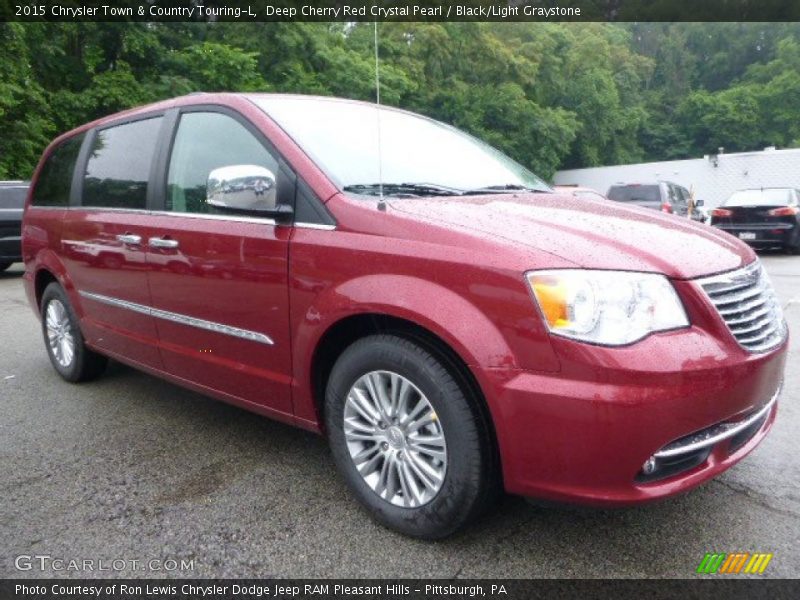 Front 3/4 View of 2015 Town & Country Touring-L