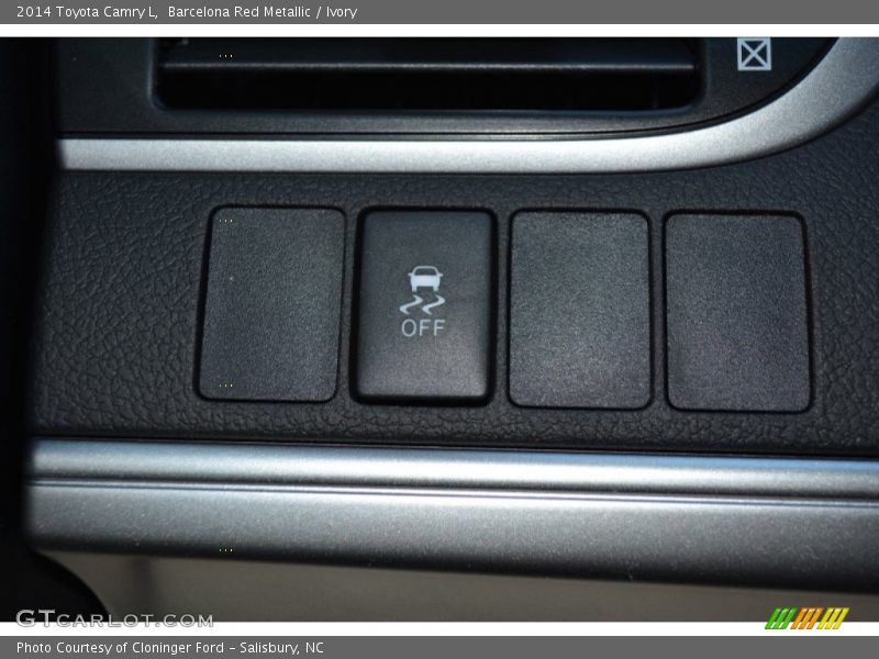 Barcelona Red Metallic / Ivory 2014 Toyota Camry L
