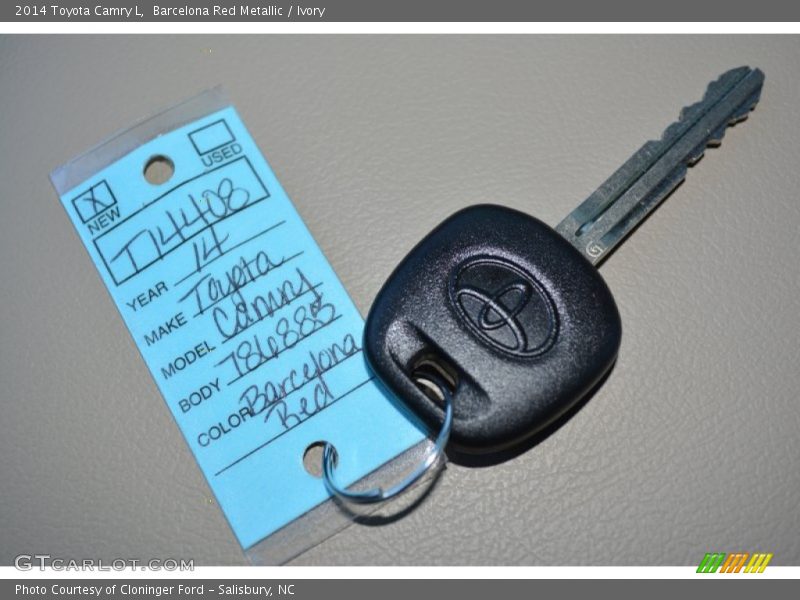 Barcelona Red Metallic / Ivory 2014 Toyota Camry L