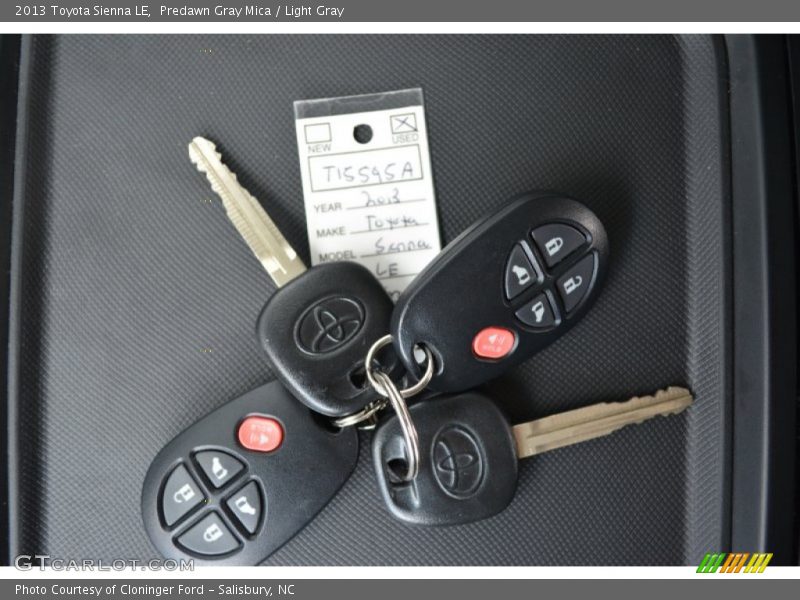 Predawn Gray Mica / Light Gray 2013 Toyota Sienna LE