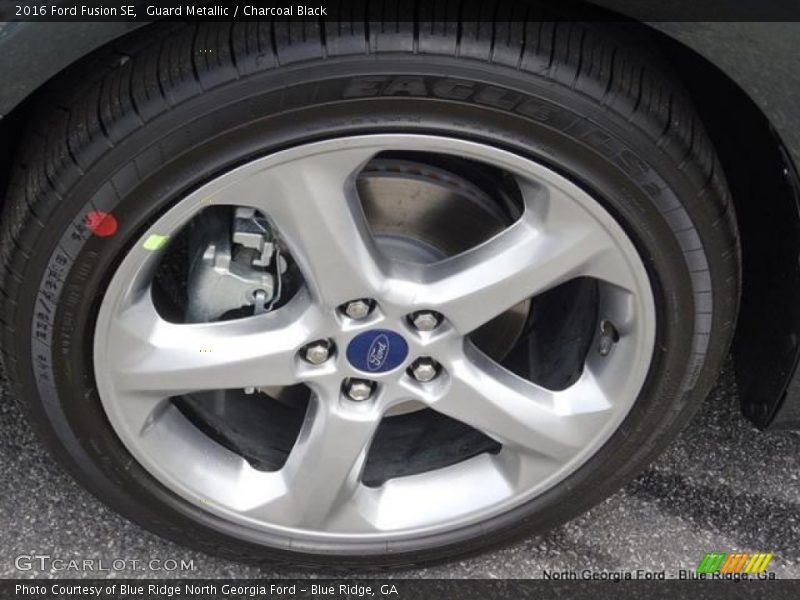 Guard Metallic / Charcoal Black 2016 Ford Fusion SE