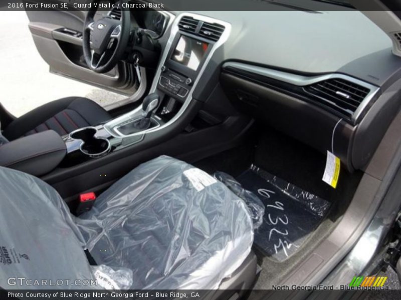 Guard Metallic / Charcoal Black 2016 Ford Fusion SE