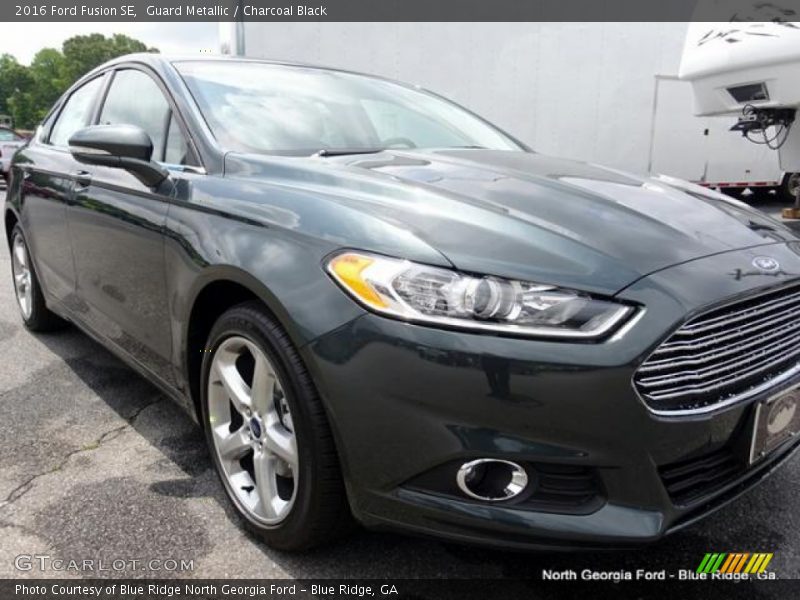 Guard Metallic / Charcoal Black 2016 Ford Fusion SE