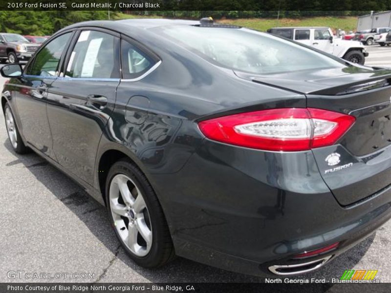 Guard Metallic / Charcoal Black 2016 Ford Fusion SE