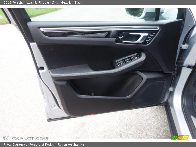 Door Panel of 2015 Macan S