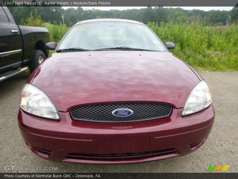 Merlot Metallic / Medium/Dark Pebble 2007 Ford Taurus SE