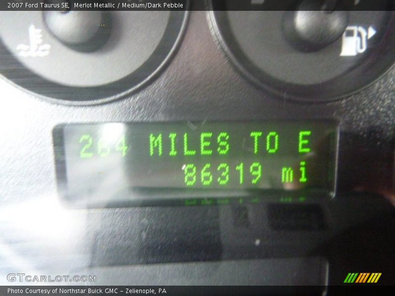 Merlot Metallic / Medium/Dark Pebble 2007 Ford Taurus SE