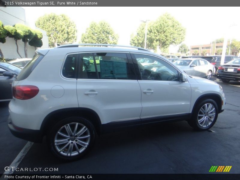 Pure White / Sandstone 2015 Volkswagen Tiguan SE