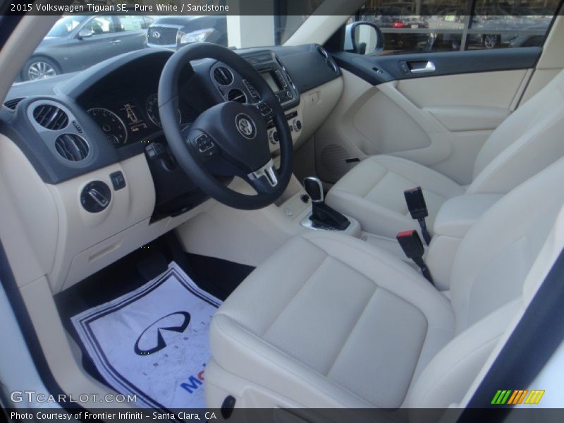 Pure White / Sandstone 2015 Volkswagen Tiguan SE