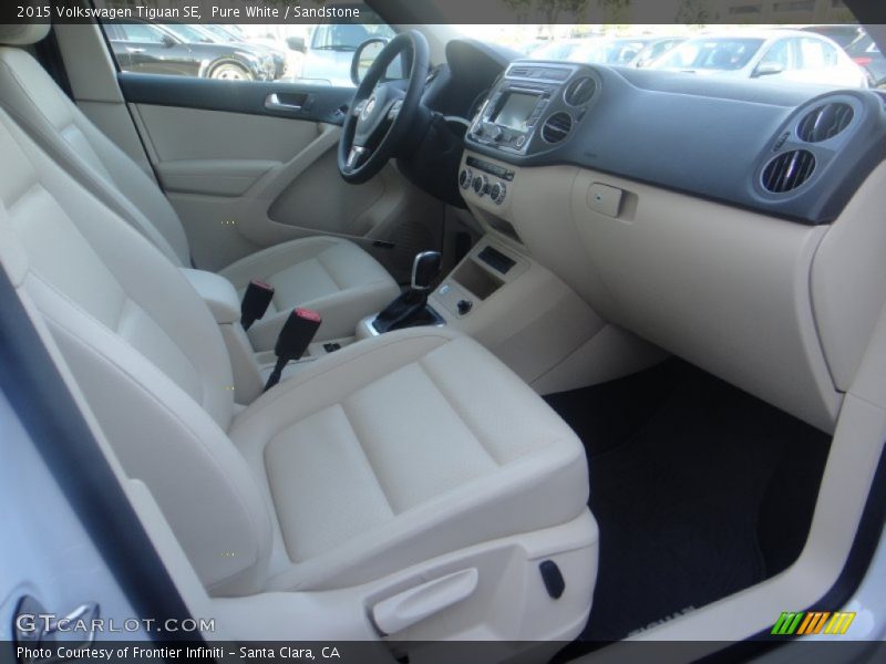 Pure White / Sandstone 2015 Volkswagen Tiguan SE