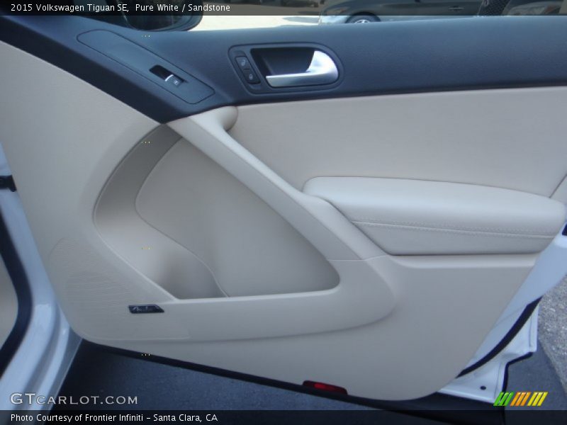Pure White / Sandstone 2015 Volkswagen Tiguan SE