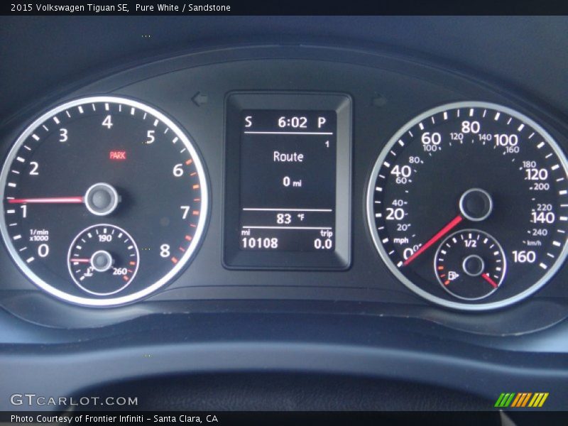 Pure White / Sandstone 2015 Volkswagen Tiguan SE