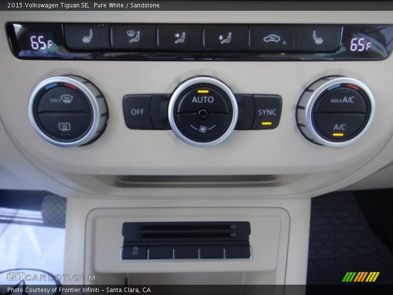 Pure White / Sandstone 2015 Volkswagen Tiguan SE