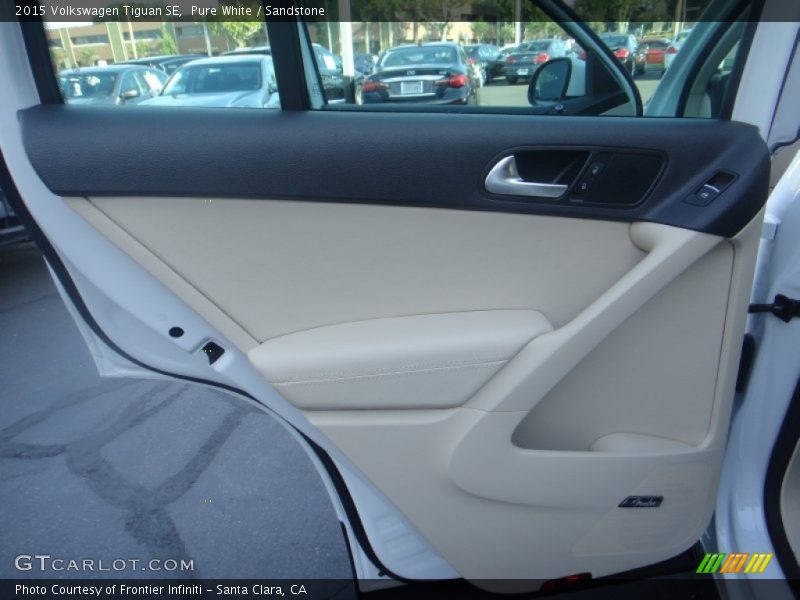 Pure White / Sandstone 2015 Volkswagen Tiguan SE
