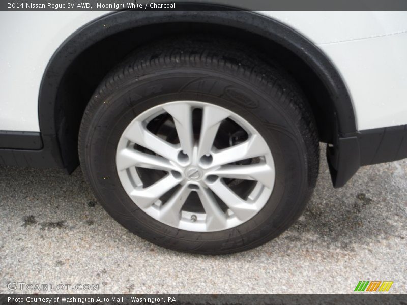 Moonlight White / Charcoal 2014 Nissan Rogue SV AWD