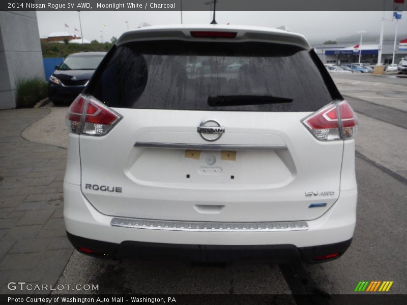 Moonlight White / Charcoal 2014 Nissan Rogue SV AWD