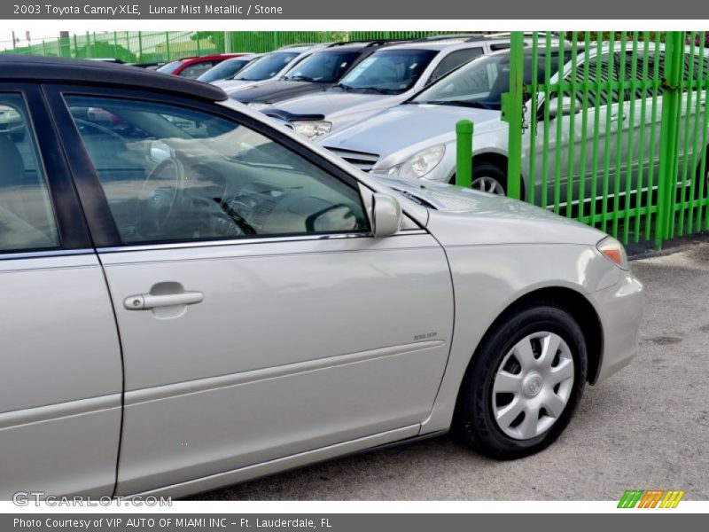 Lunar Mist Metallic / Stone 2003 Toyota Camry XLE