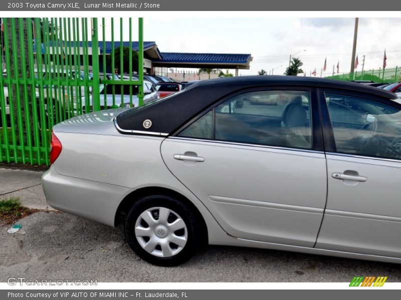 Lunar Mist Metallic / Stone 2003 Toyota Camry XLE