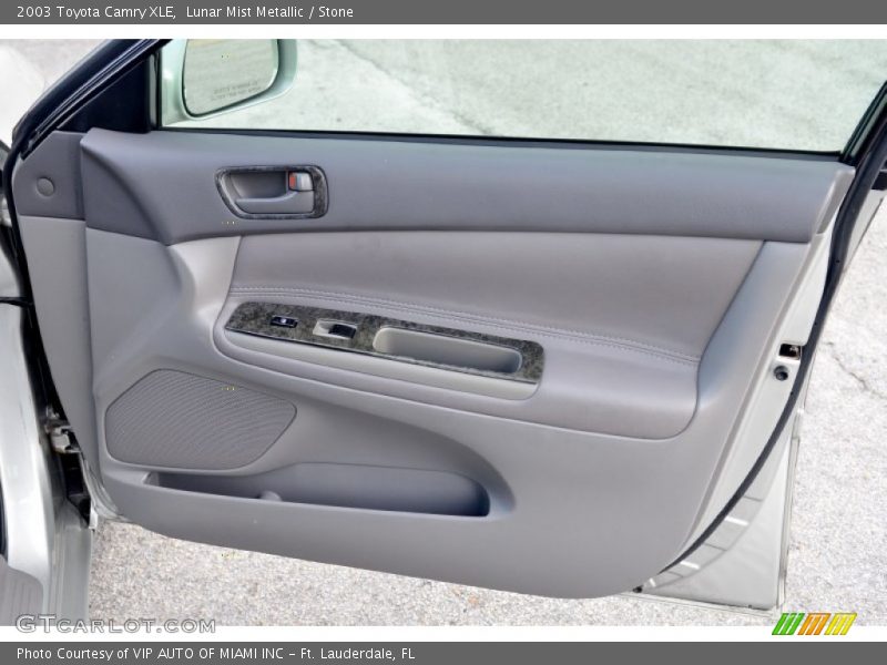 Lunar Mist Metallic / Stone 2003 Toyota Camry XLE