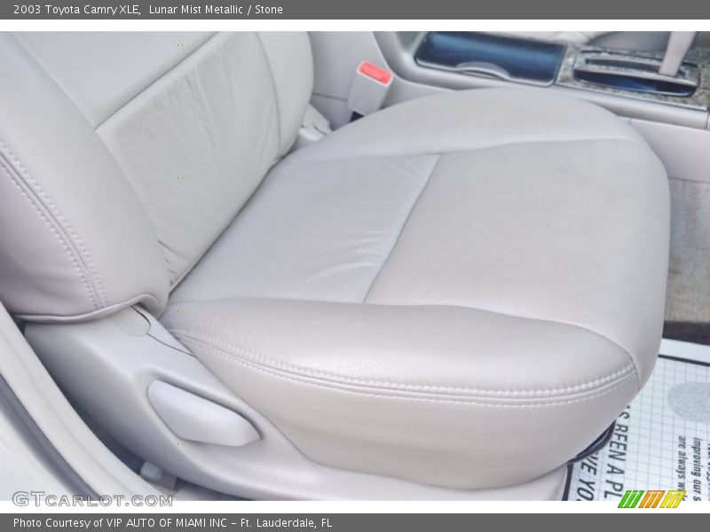 Lunar Mist Metallic / Stone 2003 Toyota Camry XLE
