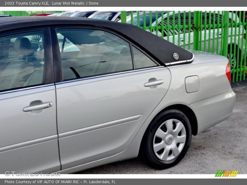 Lunar Mist Metallic / Stone 2003 Toyota Camry XLE