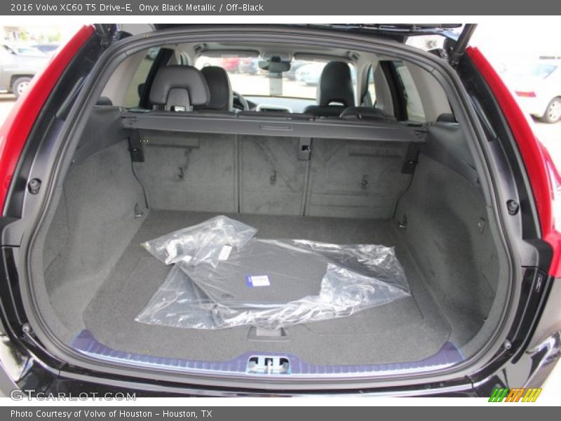 Onyx Black Metallic / Off-Black 2016 Volvo XC60 T5 Drive-E