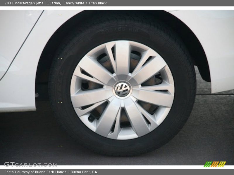Candy White / Titan Black 2011 Volkswagen Jetta SE Sedan