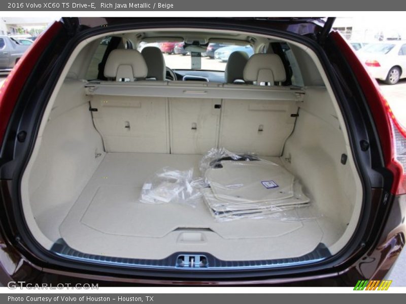  2016 XC60 T5 Drive-E Trunk