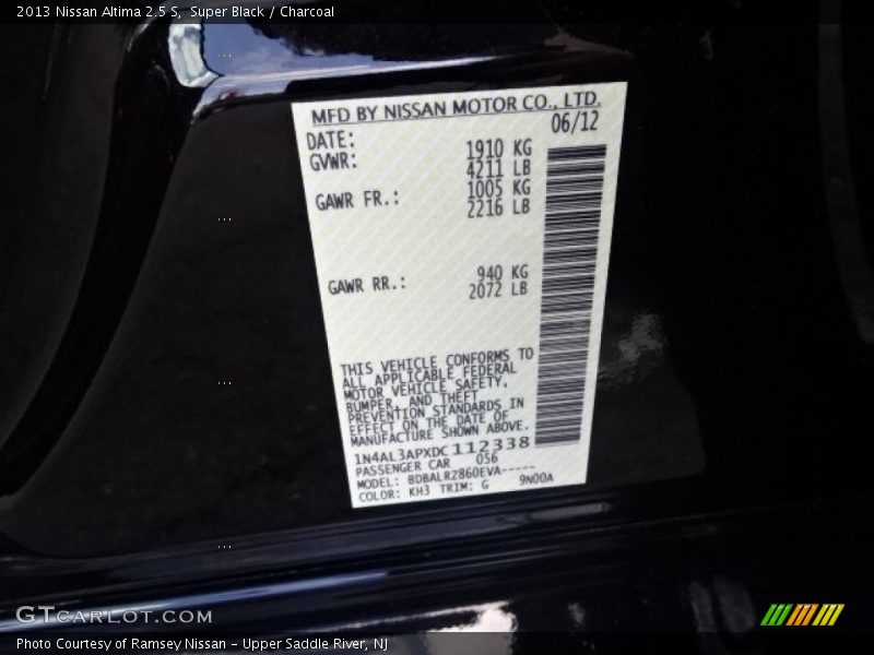 Super Black / Charcoal 2013 Nissan Altima 2.5 S