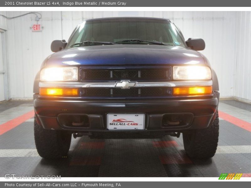 Indigo Blue Metallic / Medium Gray 2001 Chevrolet Blazer LS 4x4