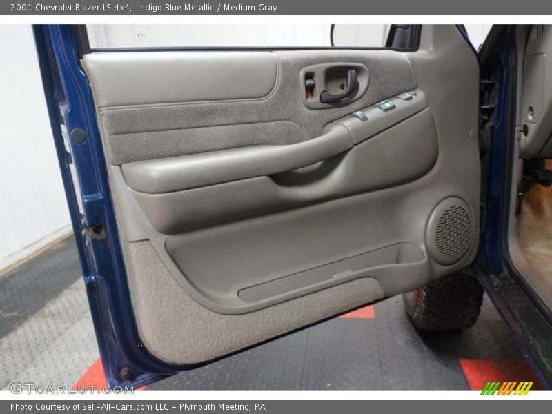 Indigo Blue Metallic / Medium Gray 2001 Chevrolet Blazer LS 4x4