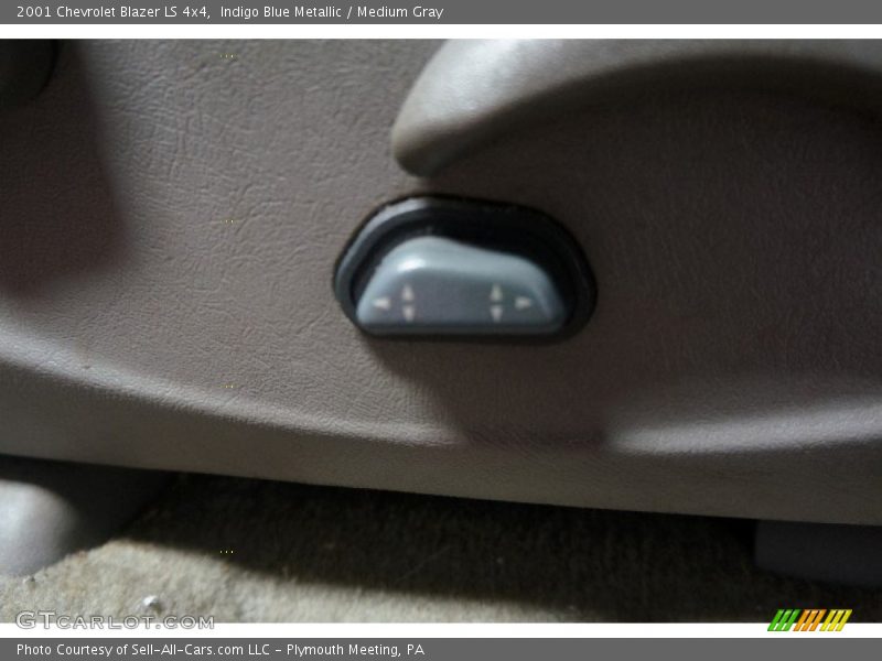 Indigo Blue Metallic / Medium Gray 2001 Chevrolet Blazer LS 4x4