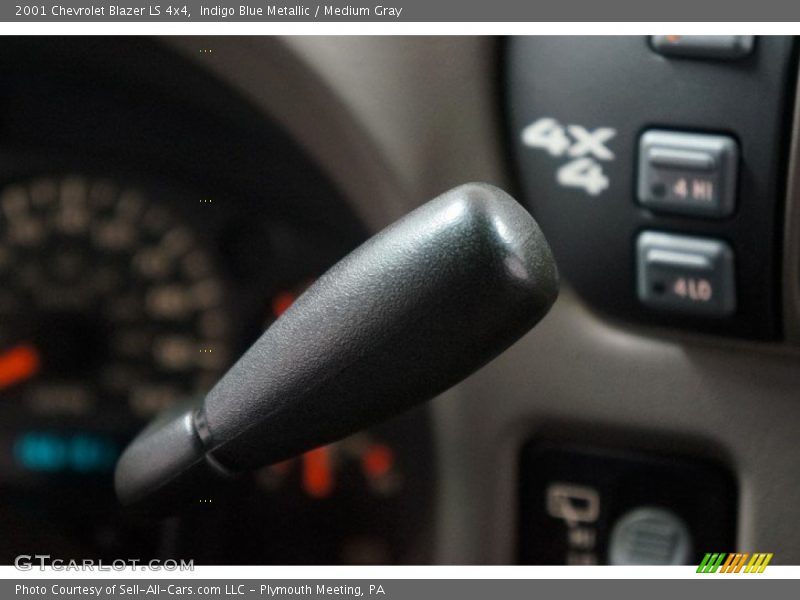 Indigo Blue Metallic / Medium Gray 2001 Chevrolet Blazer LS 4x4