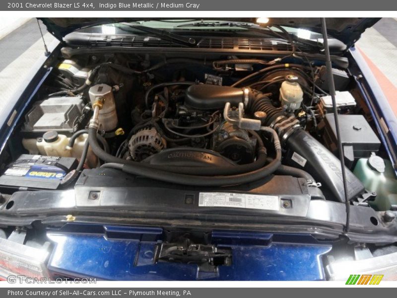 Indigo Blue Metallic / Medium Gray 2001 Chevrolet Blazer LS 4x4