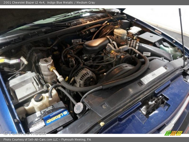 Indigo Blue Metallic / Medium Gray 2001 Chevrolet Blazer LS 4x4