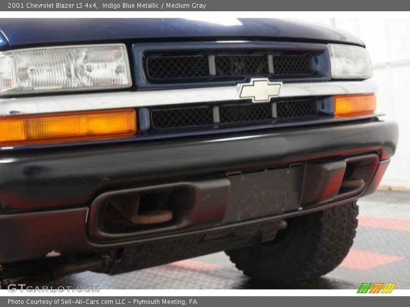 Indigo Blue Metallic / Medium Gray 2001 Chevrolet Blazer LS 4x4