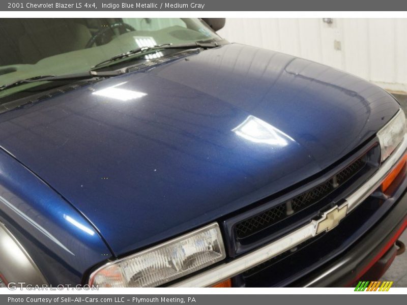 Indigo Blue Metallic / Medium Gray 2001 Chevrolet Blazer LS 4x4