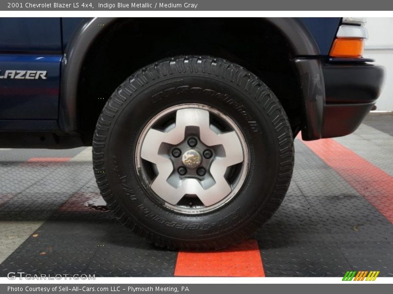 Indigo Blue Metallic / Medium Gray 2001 Chevrolet Blazer LS 4x4