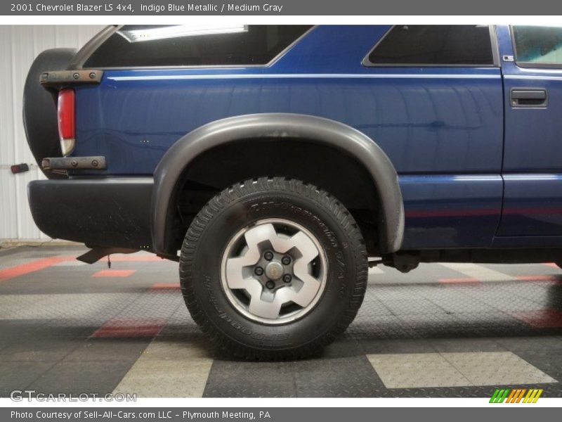 Indigo Blue Metallic / Medium Gray 2001 Chevrolet Blazer LS 4x4